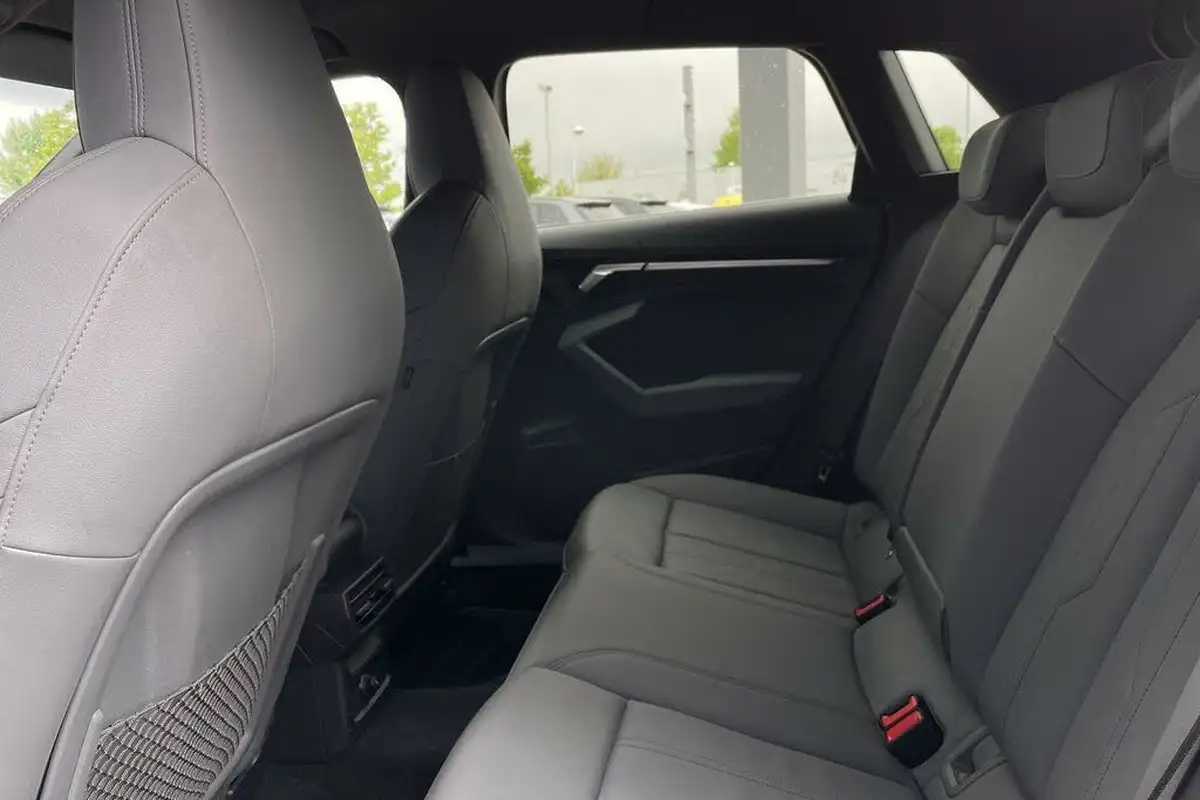 2022-audi-a3-14-40-tfsi-e-s-line-big-30