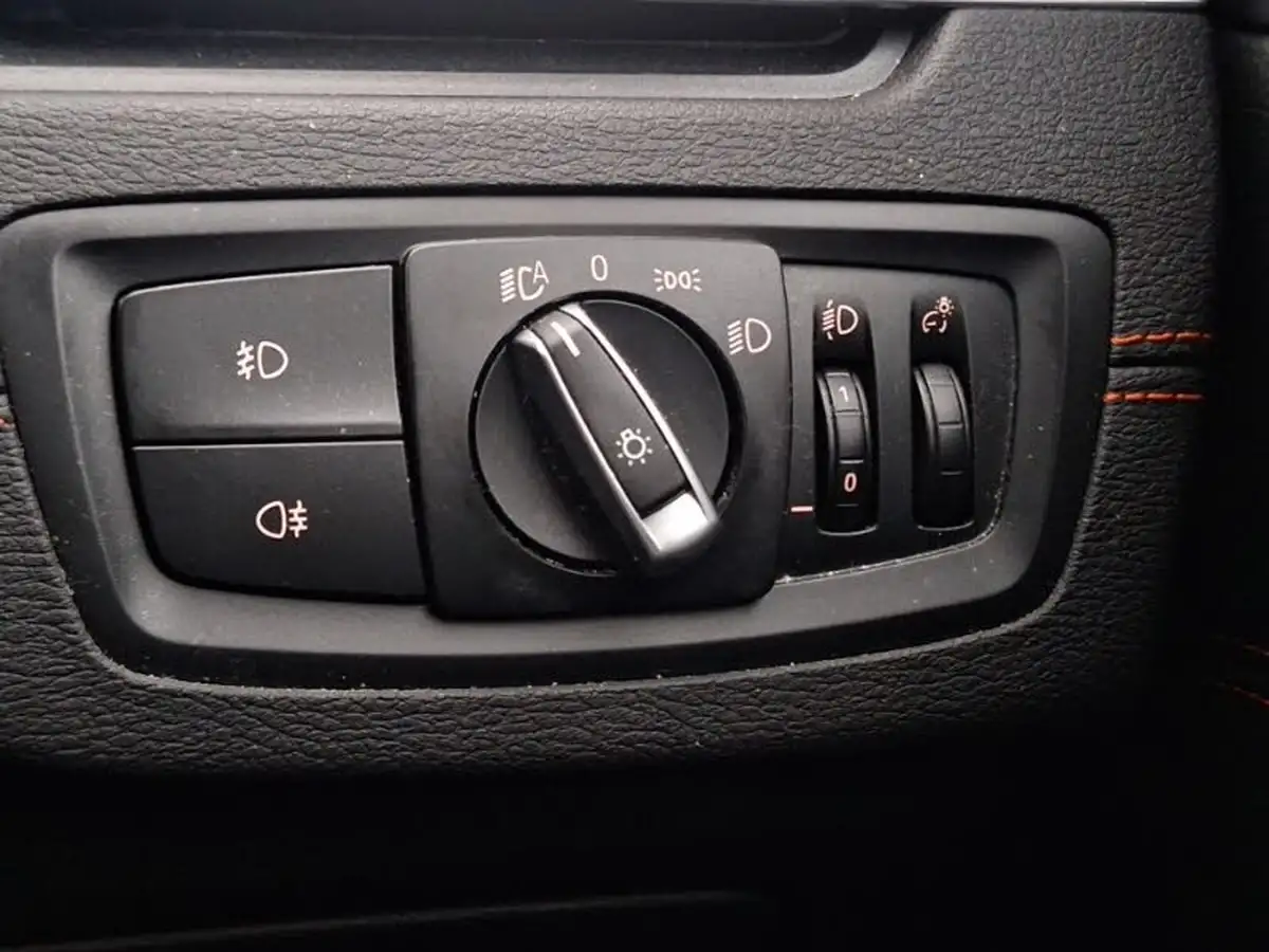 2021-bmw-x1-20-sdrive20i-sport-big-18