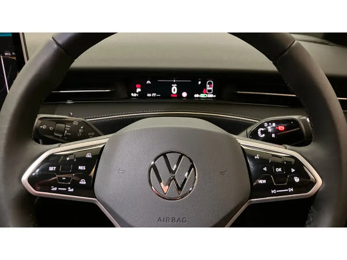 2025-volkswagen-id7-e-pro-match-interior-pack-tourer-big-9