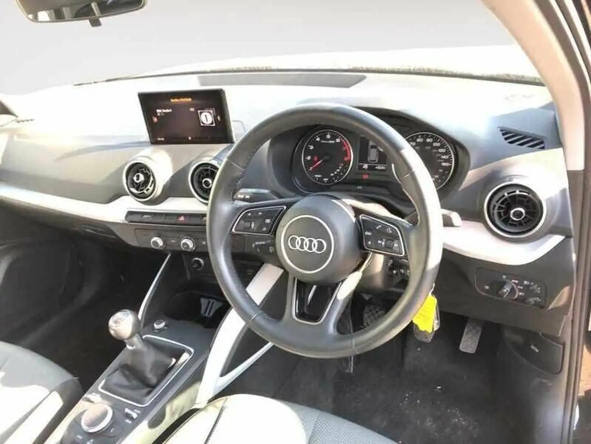 2019-audi-q2-10-30-tfsi-se-big-4