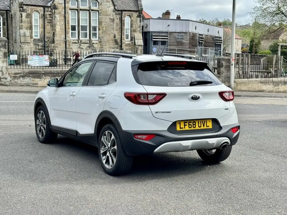 2018-kia-stonic-16crdi-first-edition-big-11