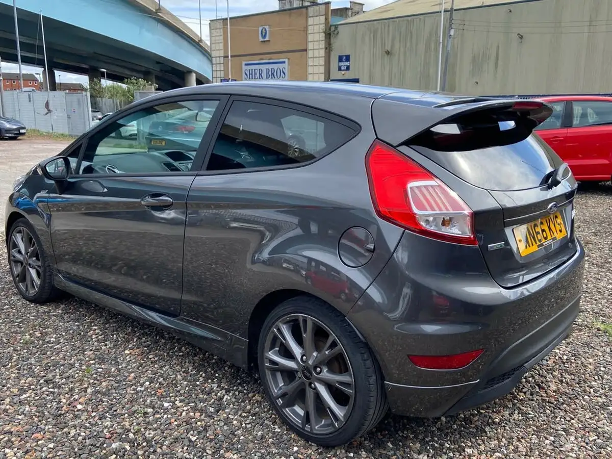 2016-ford-fiesta-10t-st-line-140ps-3d-big-7