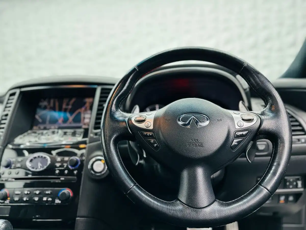 2011-infiniti-fx-30td-gt-big-27
