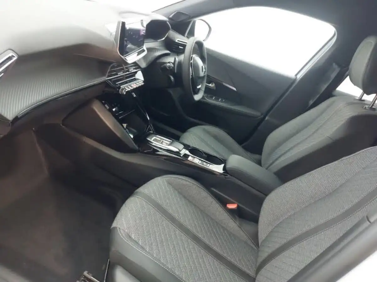 2024-peugeot-2008-suv-12-puretech-allure-130ps-eat8-big-4