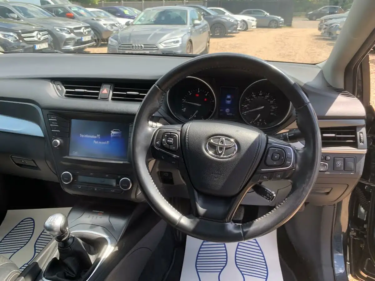 2017-toyota-avensis-20d-4d-business-edition-plus-saloon-4d-big-11