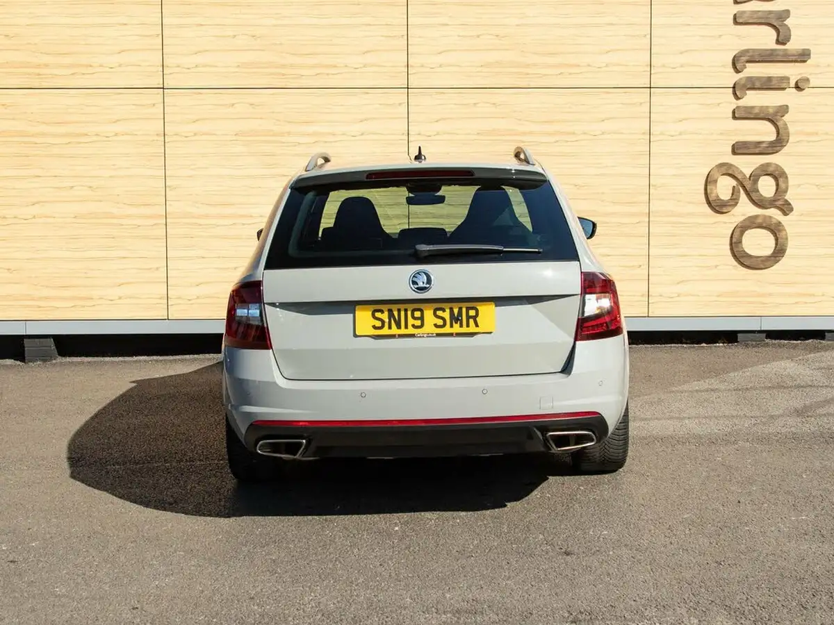 2019-skoda-octavia-20-tsi-vrs-estate-big-5