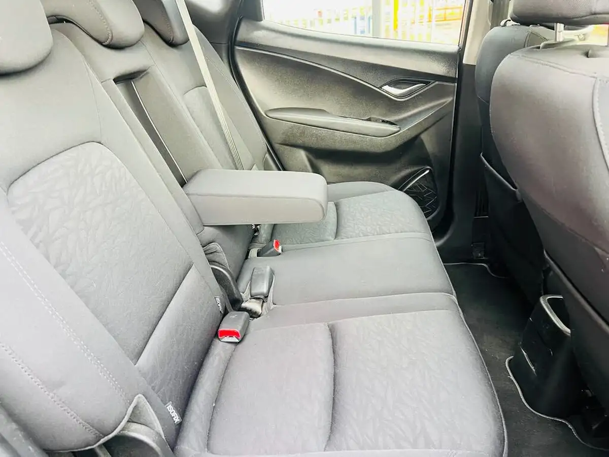 2014-hyundai-ix20-16-active-125ps-big-36