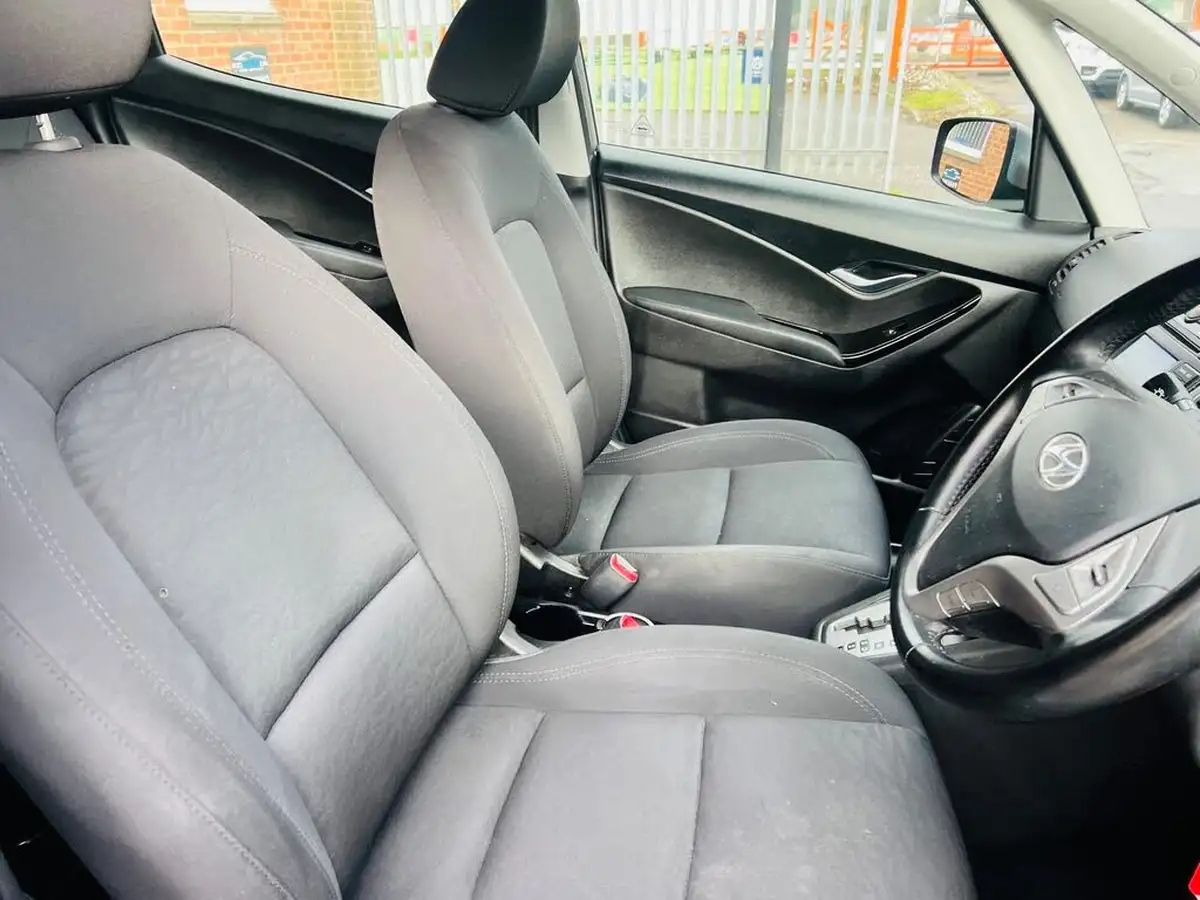 2014-hyundai-ix20-16-active-125ps-big-12