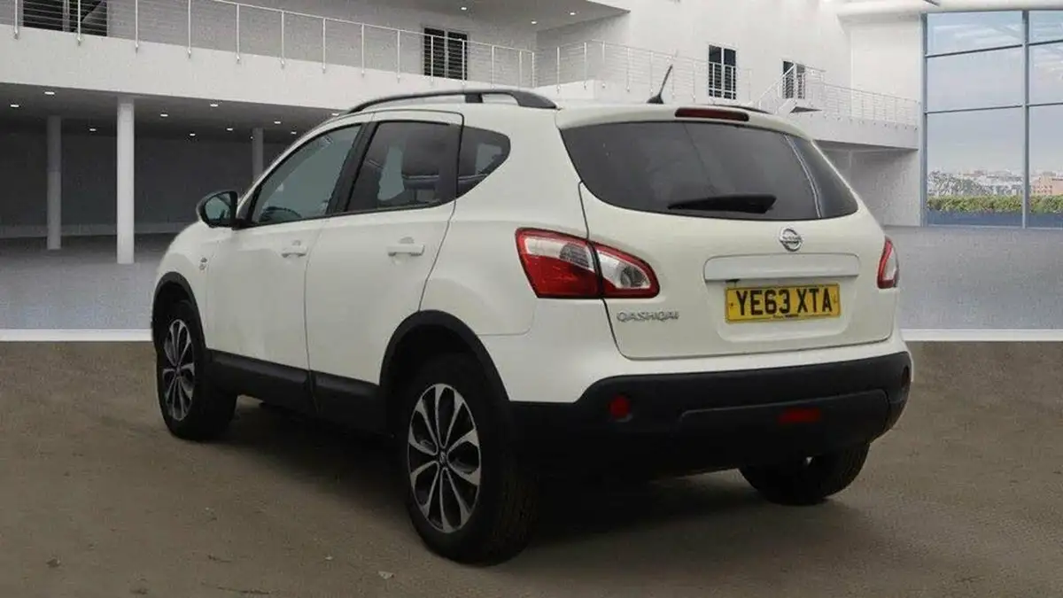 2013-nissan-qashqai-16-360-big-4