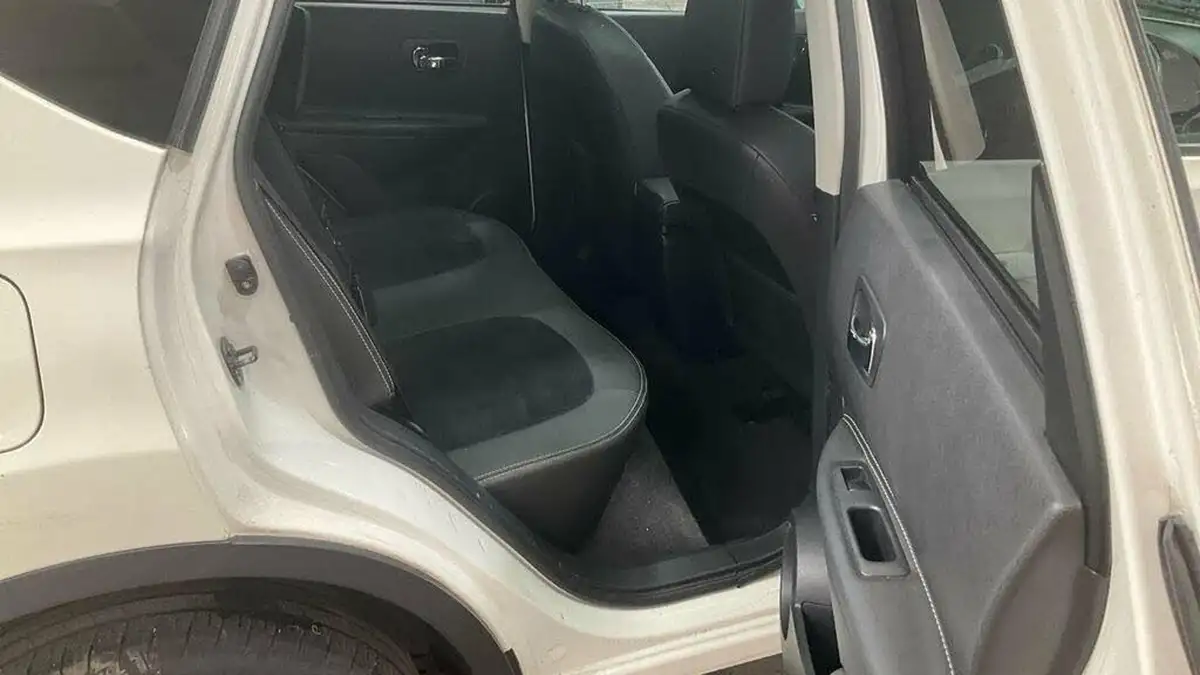 2013-nissan-qashqai-16-360-big-8