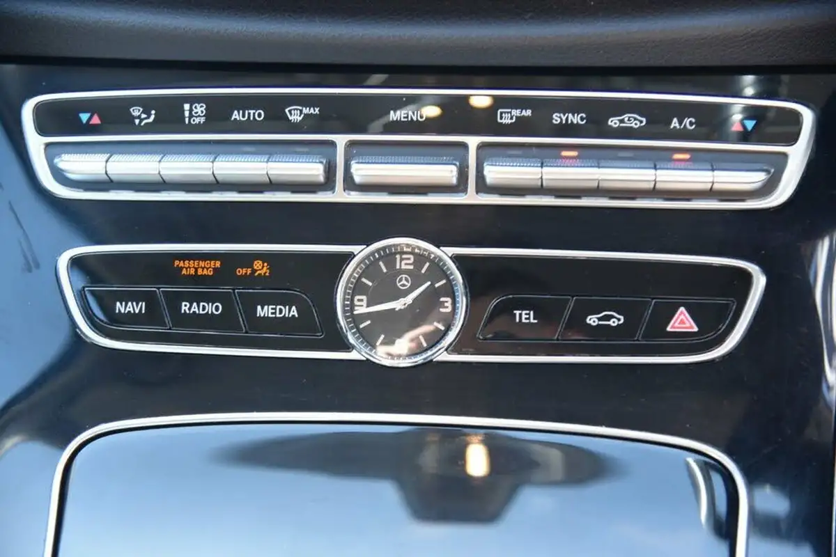 2019-mercedes-benz-e-class-20d-e220d-se-ss-estate-5d-big-50
