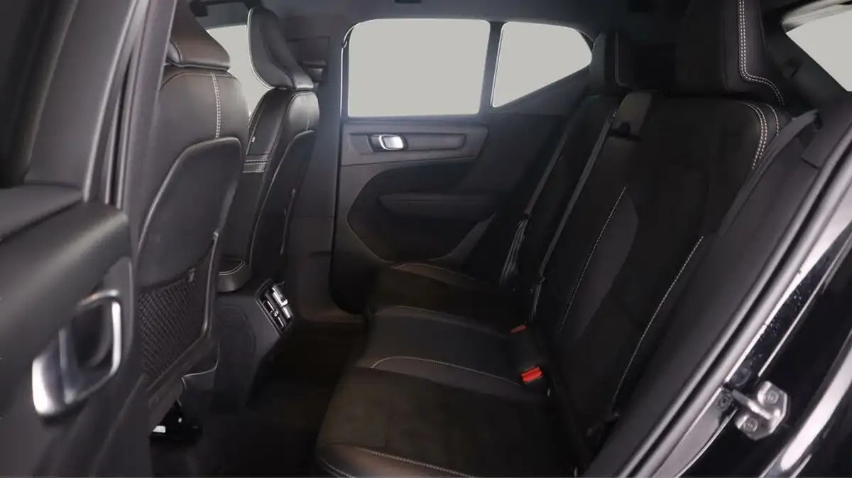 2021-volvo-xc40-15-t3-r-design-163bhp-big-16