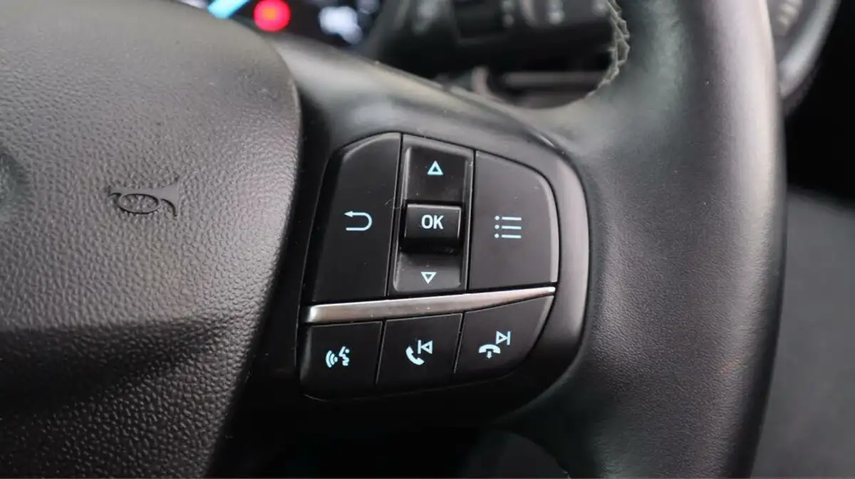 2021-ford-fiesta-10t-vignale-edition-125ps-hybrid-mhev-big-24