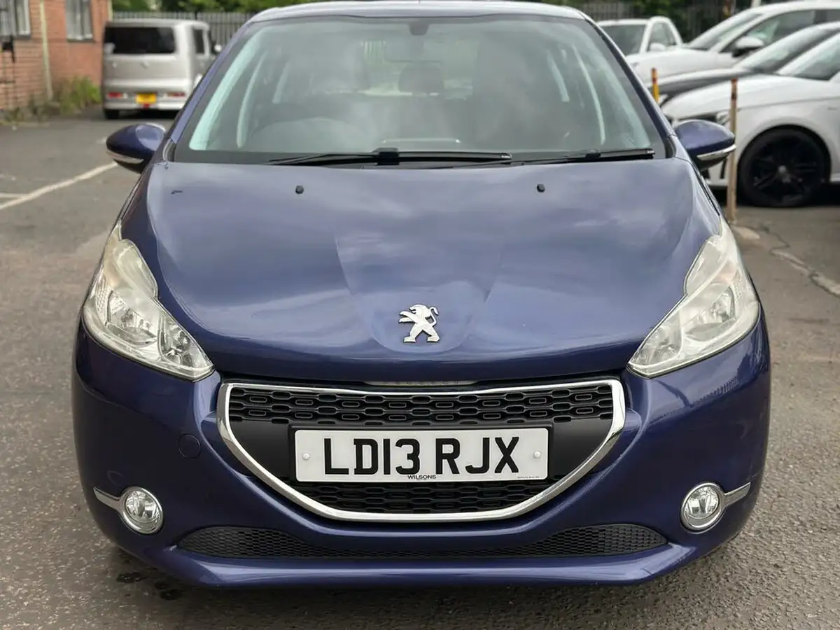 2013-peugeot-208-12-active-5d-big-1