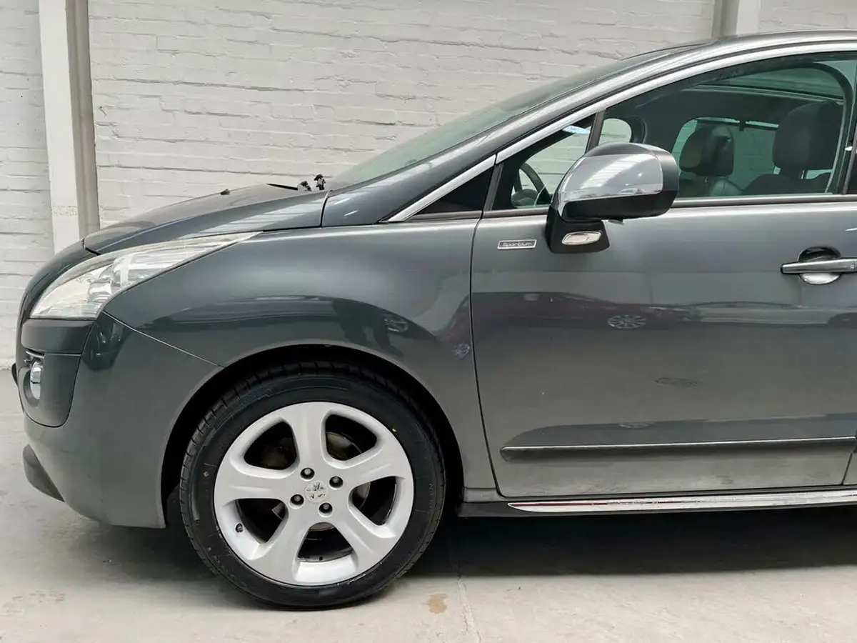 2012-peugeot-3008-crossover-16td-sportium-big-28