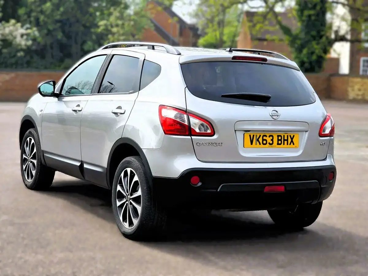 2013-nissan-qashqai-15td-360-big-13