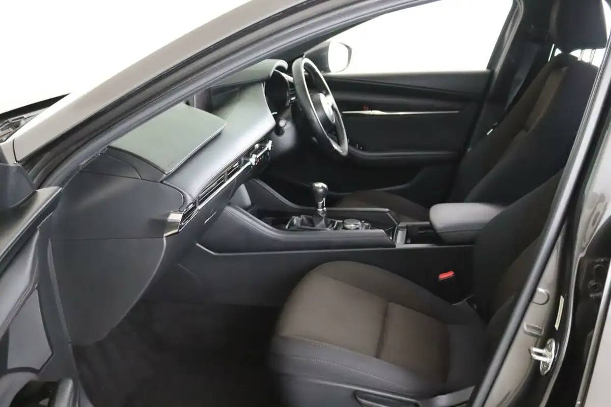 2022-mazda-mazda3-20-se-l-lux-122ps-hatchback-5d-big-10