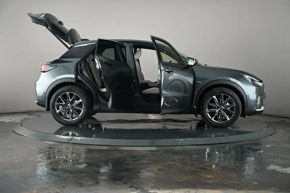 2025-lexus-lbx-15-premium-plus-big-72