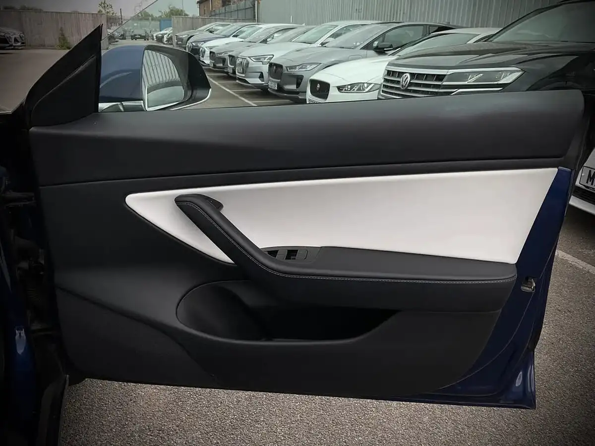 2020-tesla-model-3-e-performance-big-19
