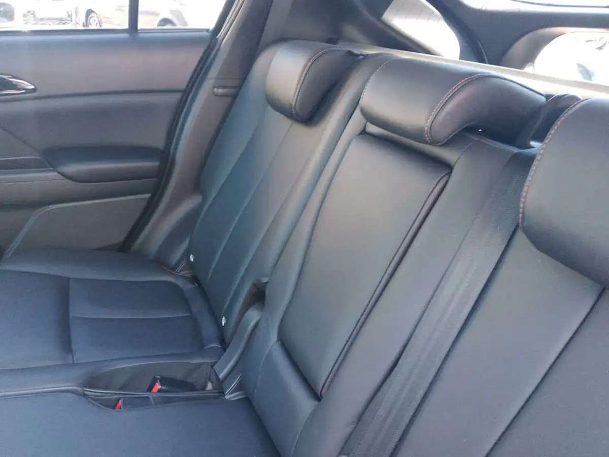 2020-mitsubishi-eclipse-cross-15-black-big-30