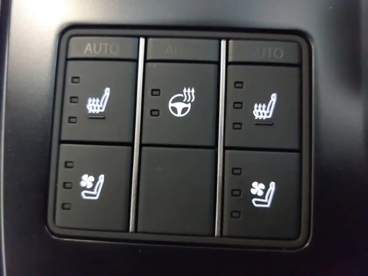 2024-lexus-ux-300e-e-ux-728kwhpremium-plus-pack18in-wheels-big-16