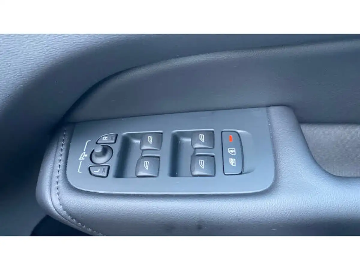 2024-volvo-xc60-20-b5-plus-big-27