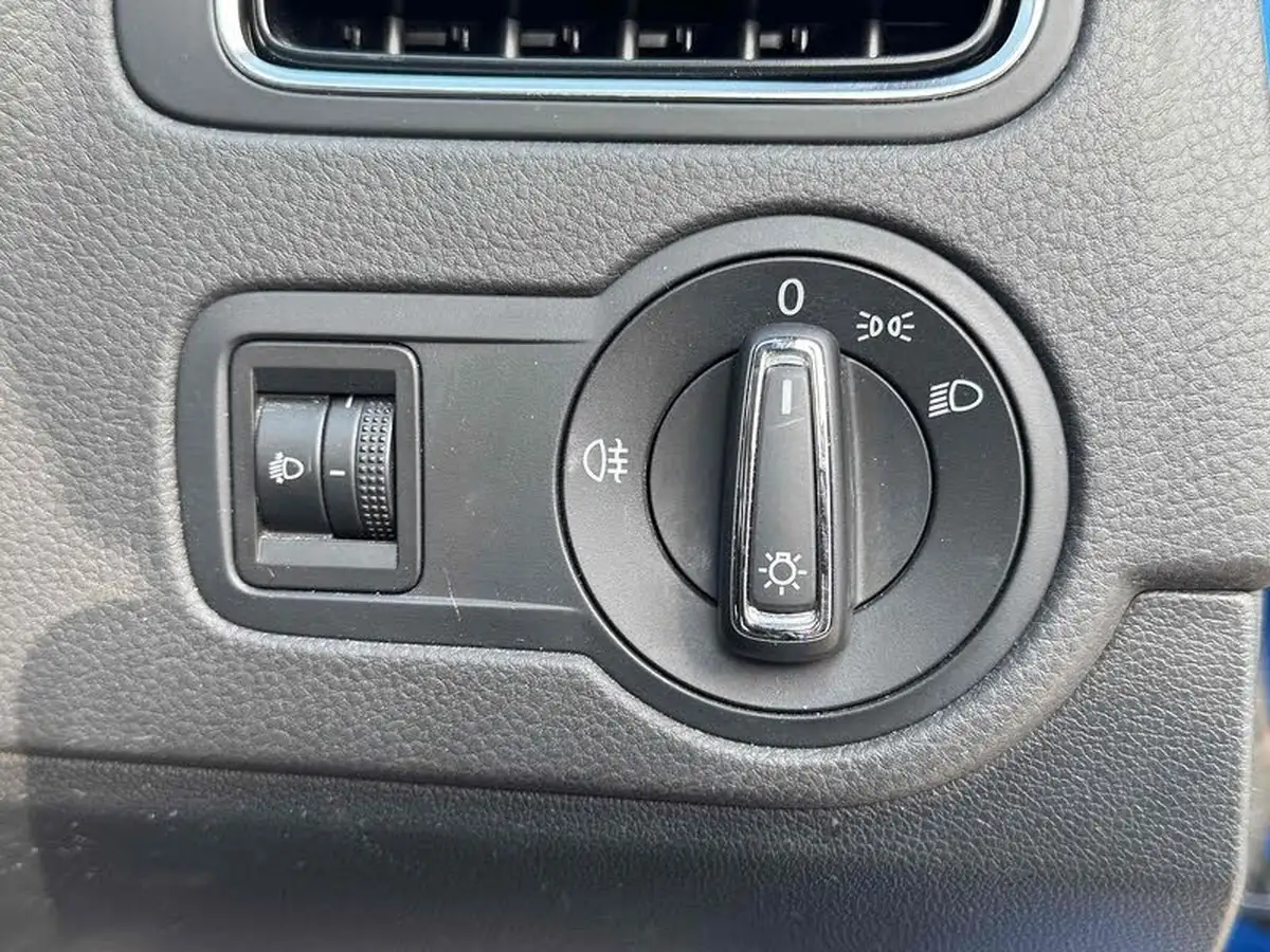 2015-volkswagen-polo-12-tsi-se-5d-dsg-big-22