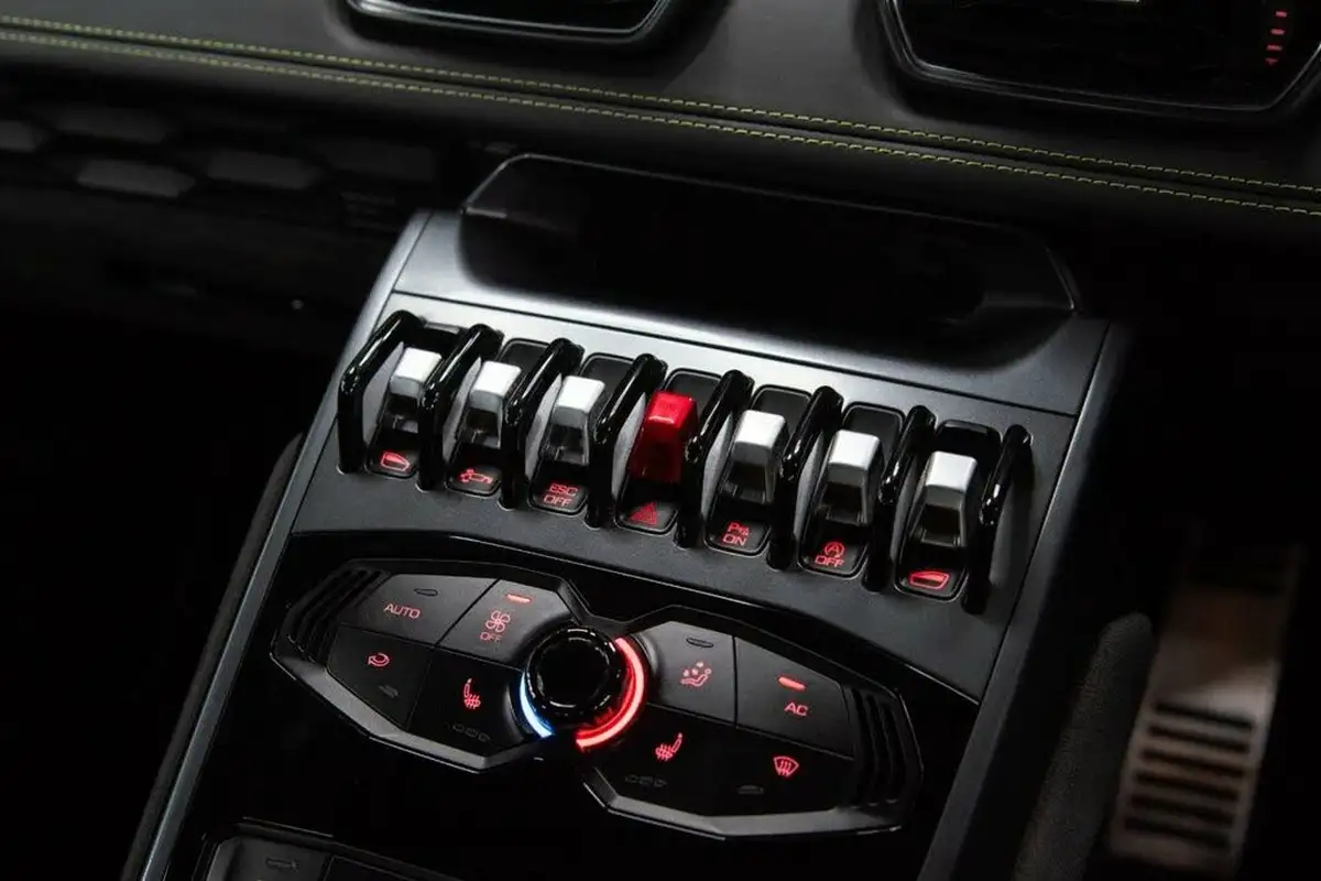 2014-lamborghini-huracan-lp-610-4-big-28