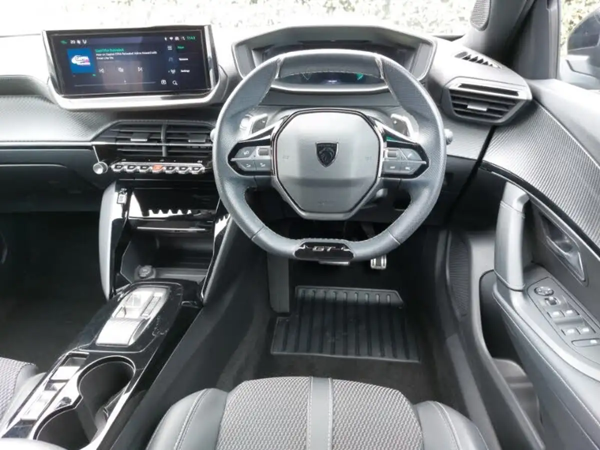 2023-peugeot-2008-suv-big-6