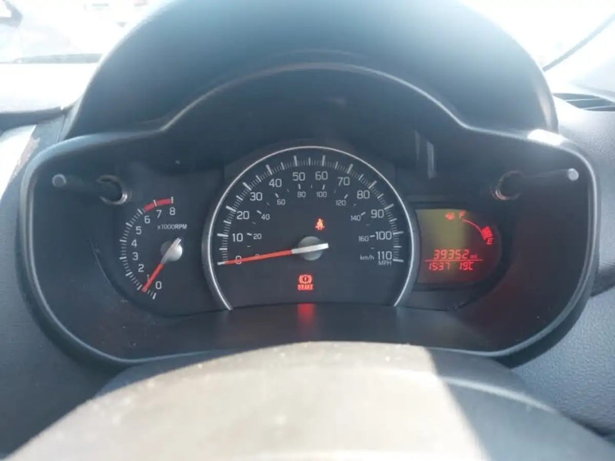 2016-suzuki-celerio-10-sz2-big-17