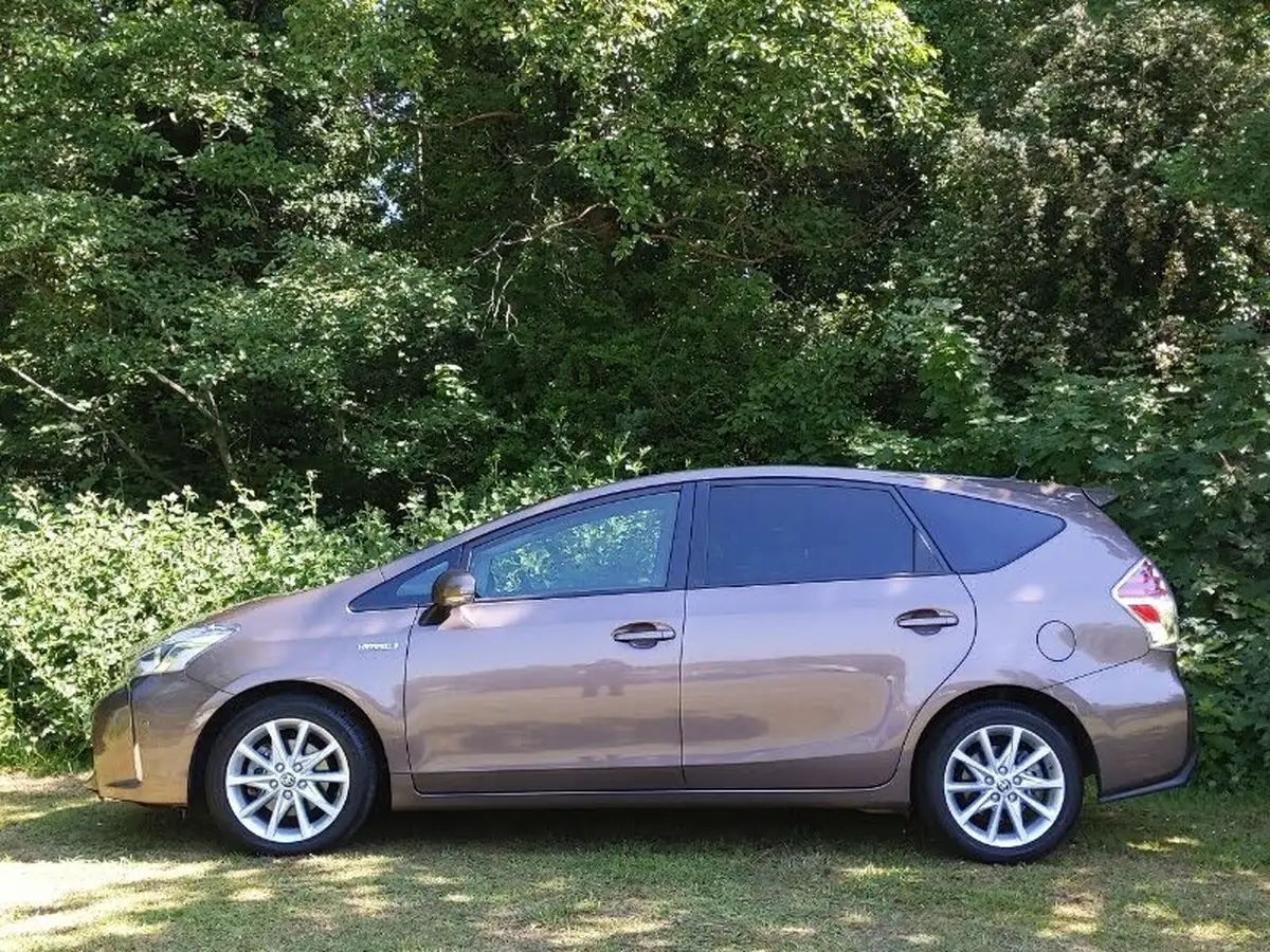2020-toyota-prius-18-vvt-i-excel-big-3