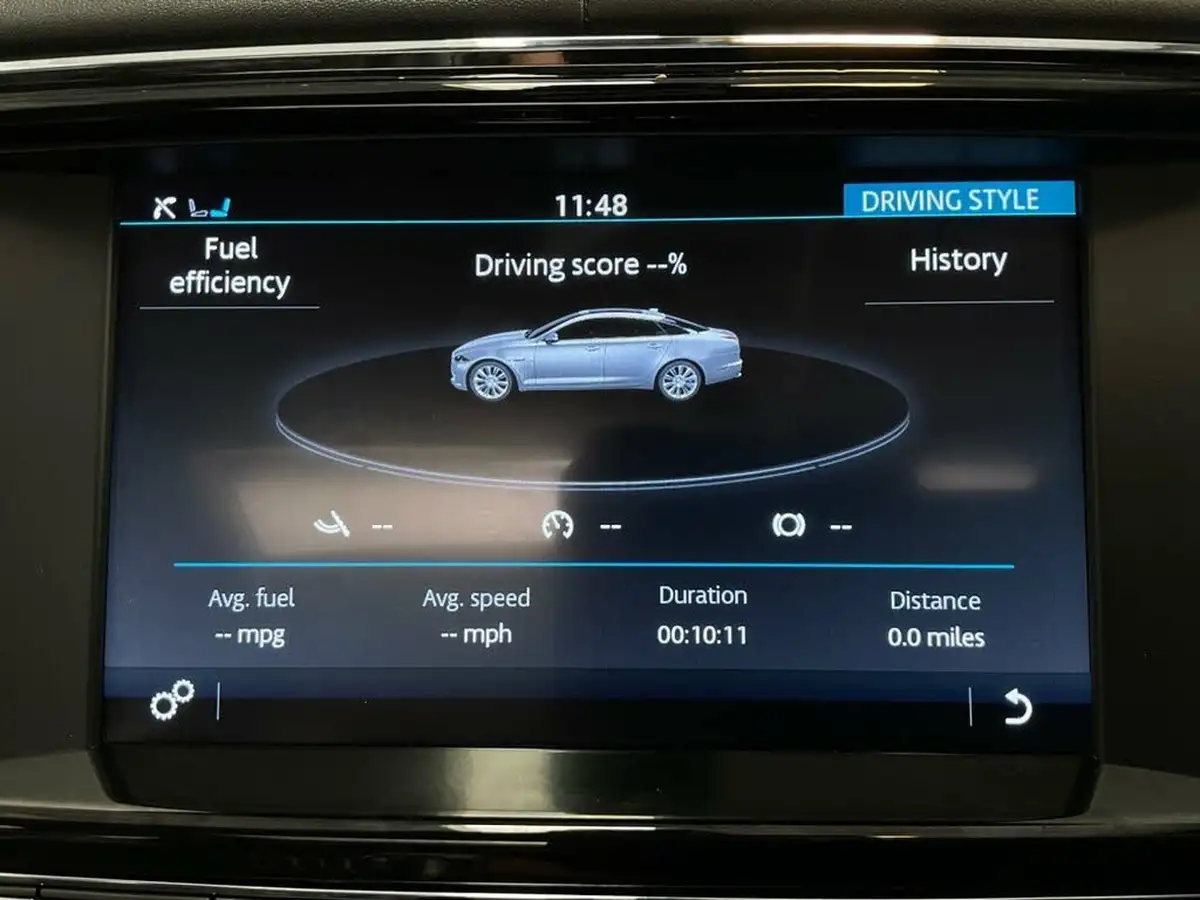 2017-jaguar-xj-series-30td-xj-portfolio-lwb-big-68