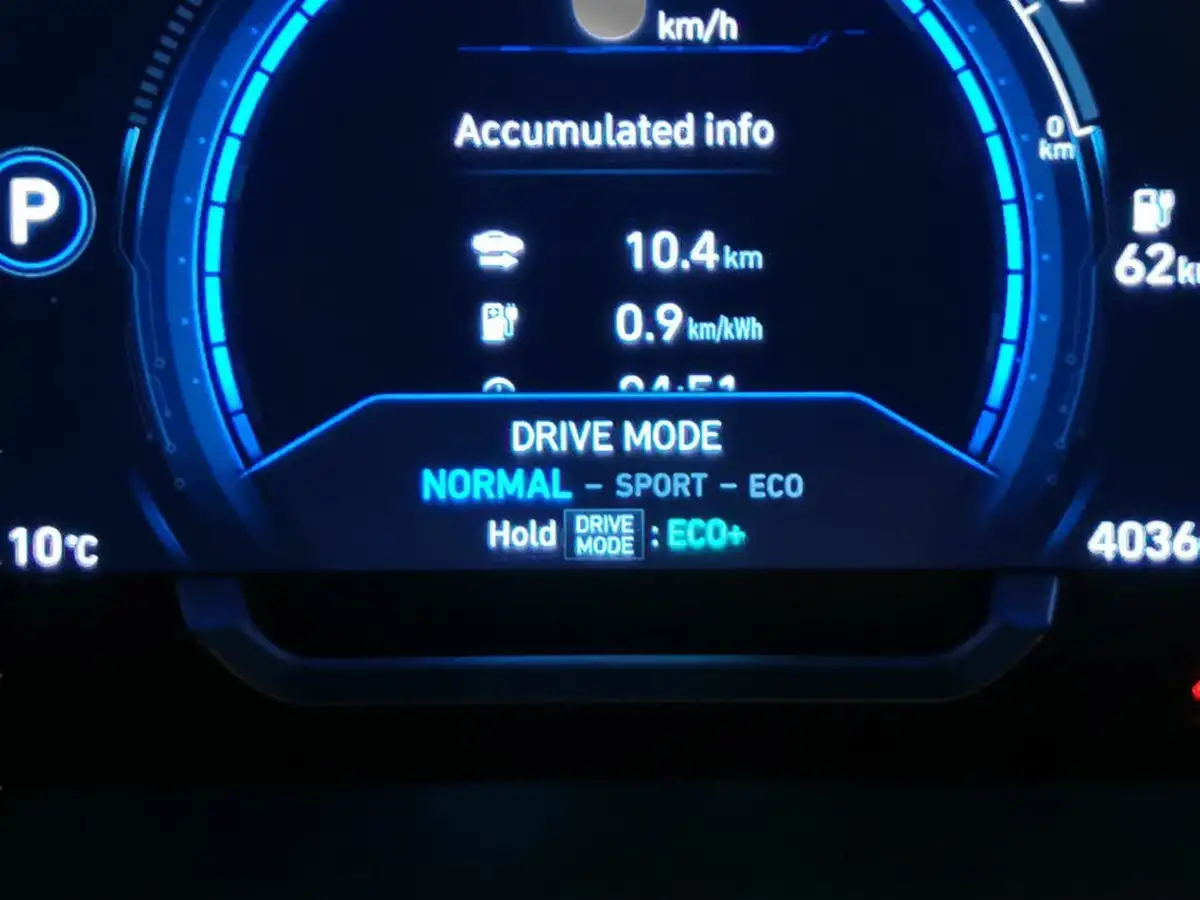 2021-hyundai-ioniq-e-premium-se-electric-100kw-big-22