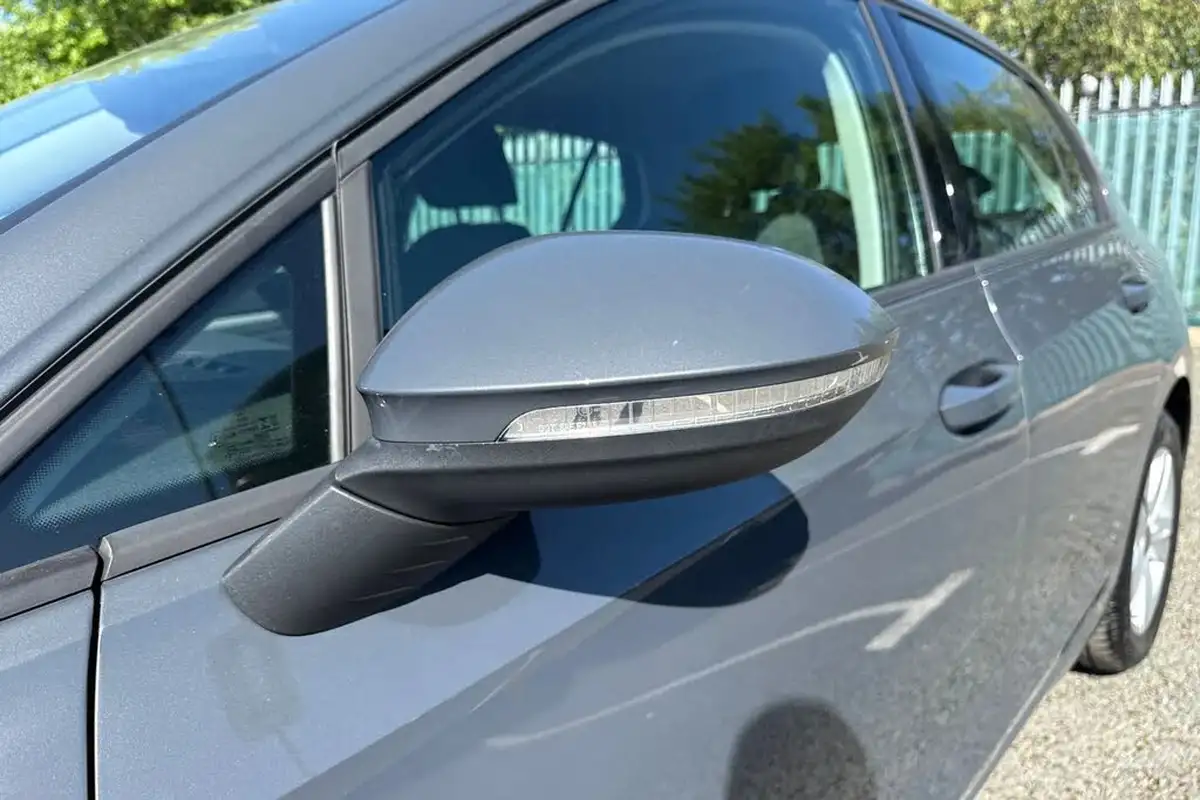 2021-volkswagen-golf-15-tsi-life-130ps-hatchback-big-29
