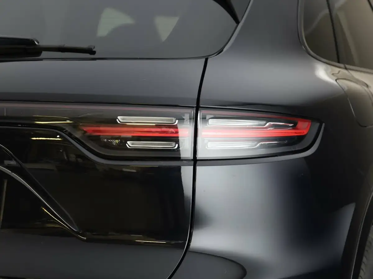2022-porsche-cayenne-30-v6-e-hybrid-platinum-edition-462ps-station-wagon-big-30