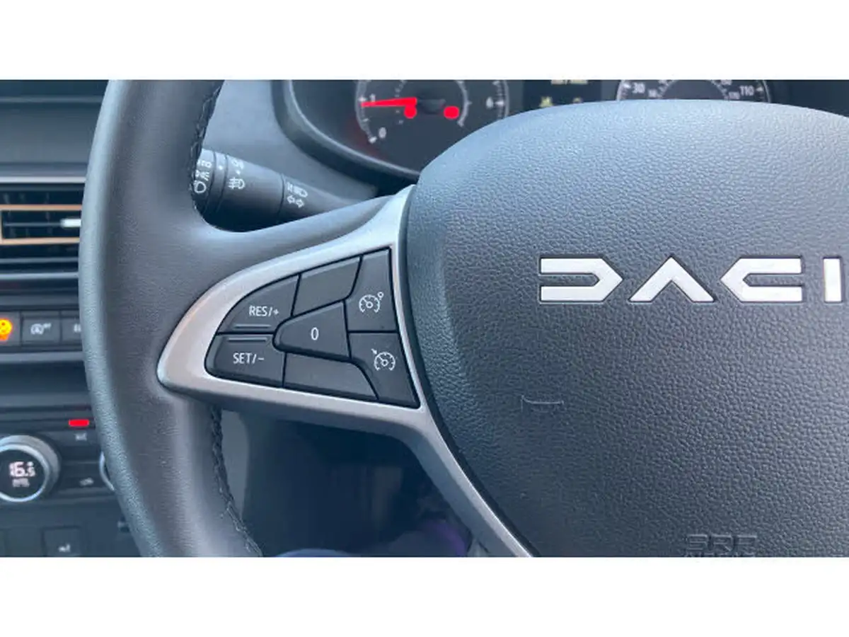 2024-dacia-sandero-stepway-10-tce-extreme-110bhp-big-32
