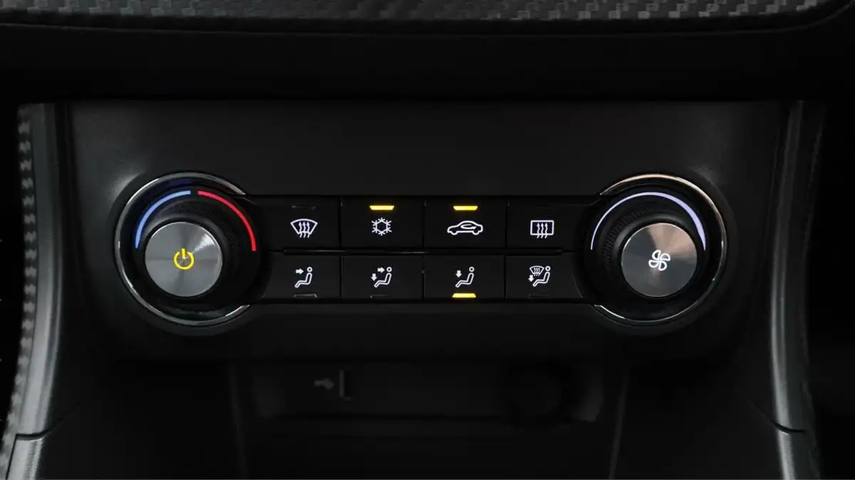 2020-mg-zs-suv-10t-gdi-exclusive-111ps-big-12