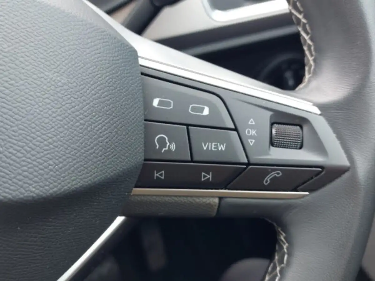 2024-seat-ateca-15-ecotsi-xperience-dsg-big-12