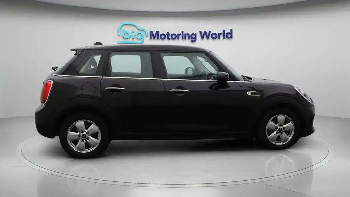2020-mini-countryman-15-cooper-classic-auto-big-8