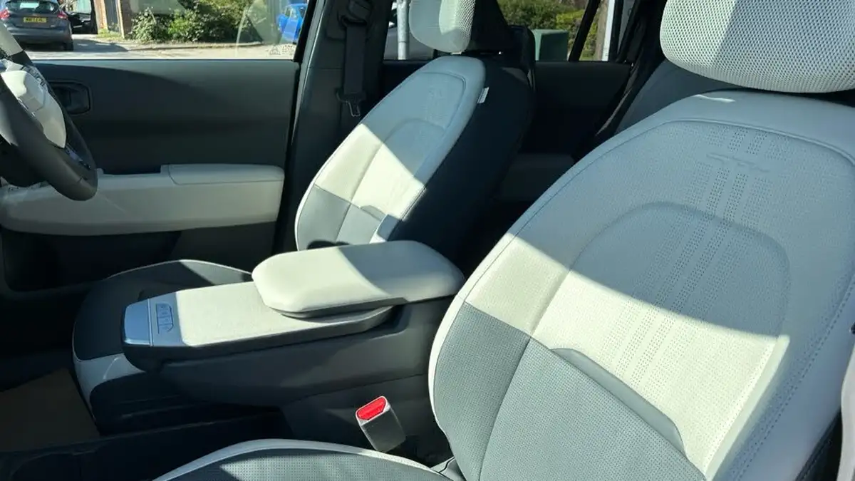 2025-kia-ev3-e-gt-line-s-big-12