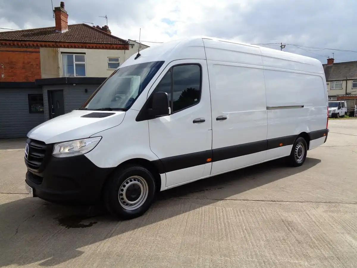 2019-mercedes-benz-sprinter-21cdi-314-l1h1-143pseu6c-panel-van-big-3