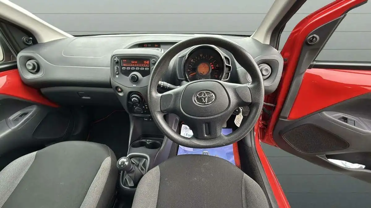 2019-toyota-aygo-10-vvt-i-x-5d-big-4