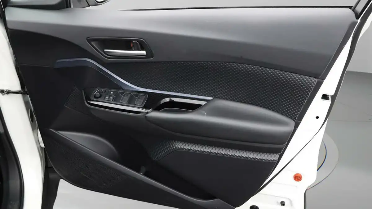 2020-toyota-c-hr-18-vvt-i-design-big-14