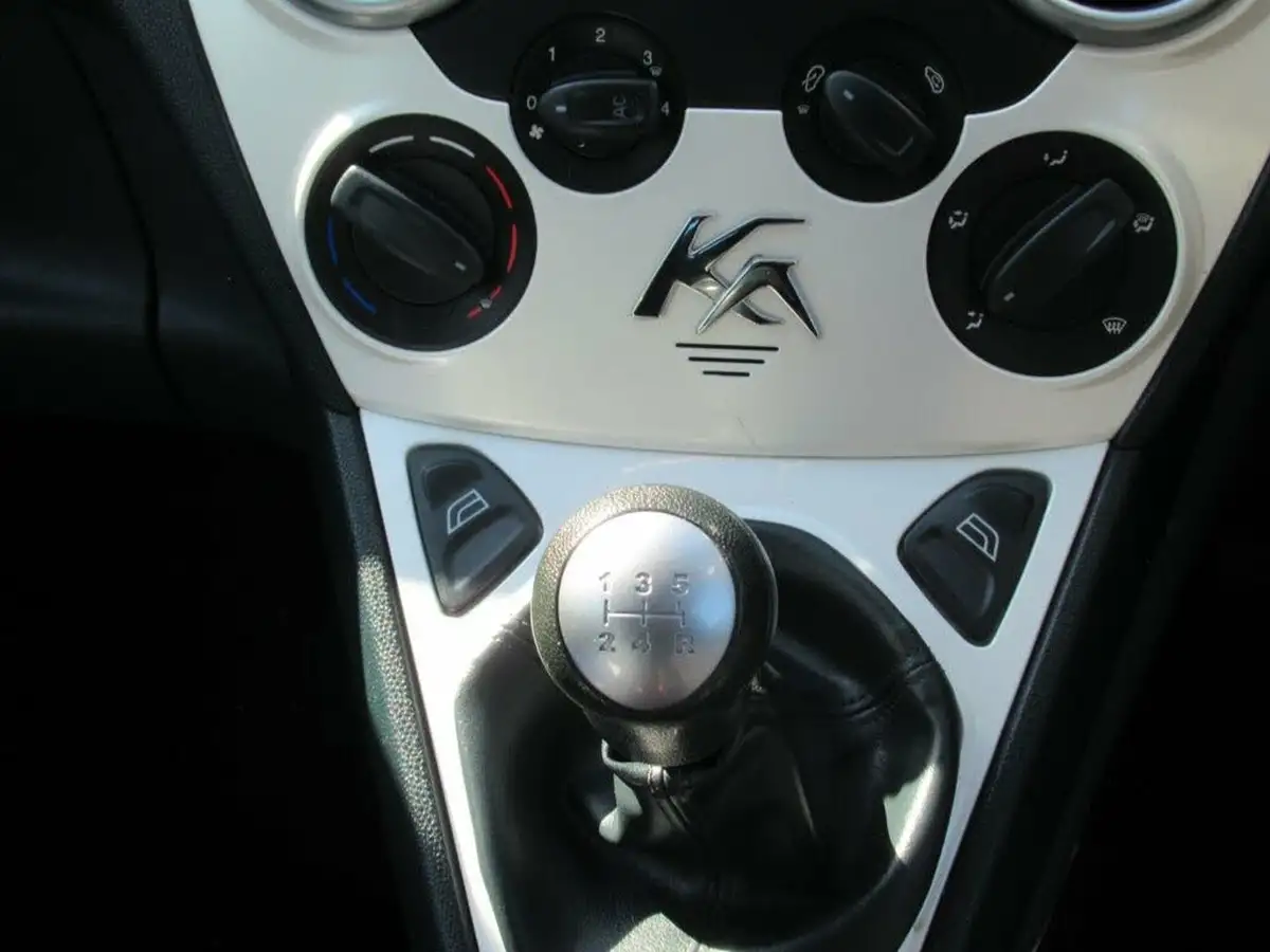 2014-ford-ka-12-zetec-big-15
