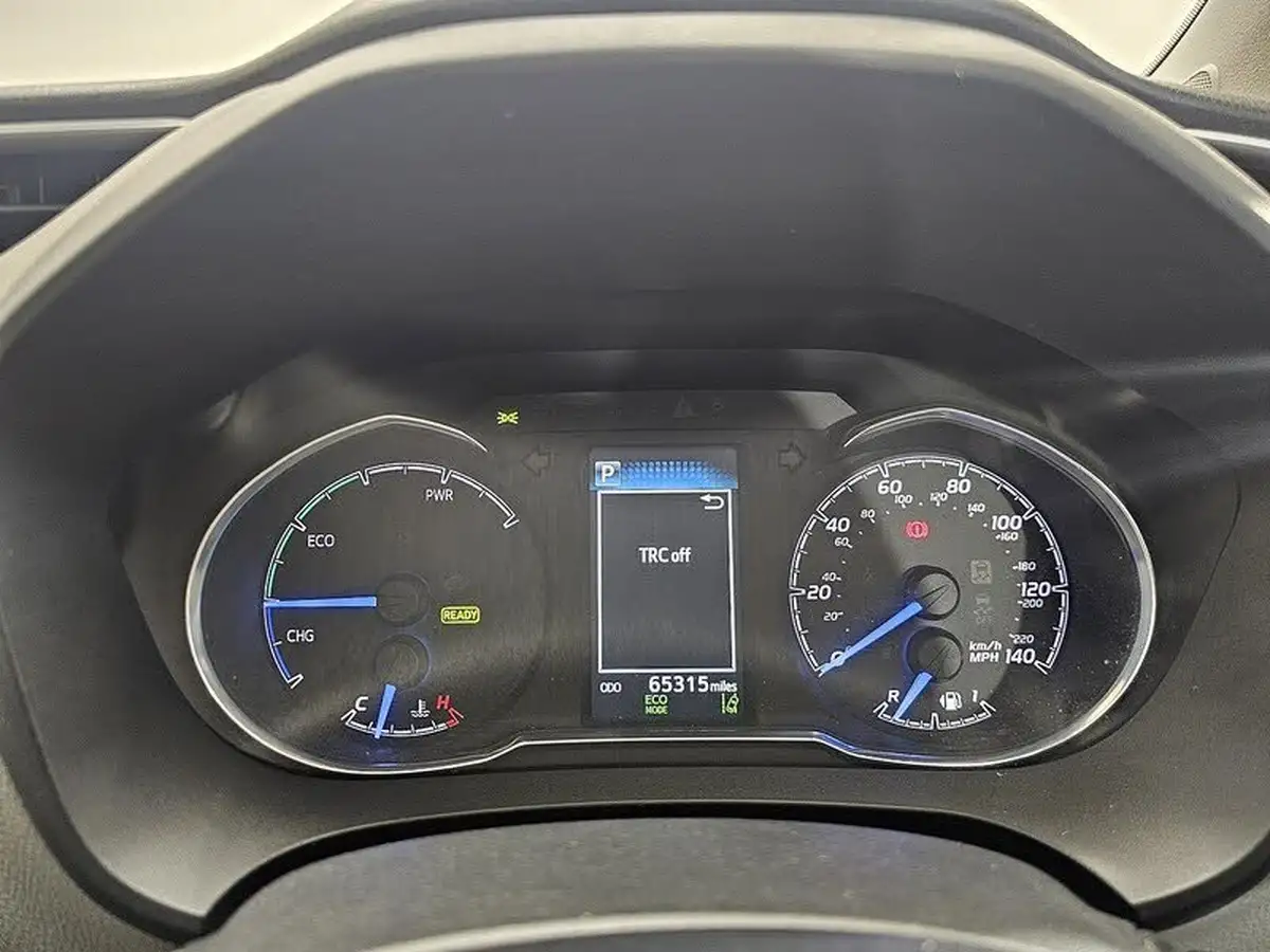 2017-toyota-yaris-15-vvt-i-icon-tech-98bhp-hybrid-1497cc-e-cvt-big-20