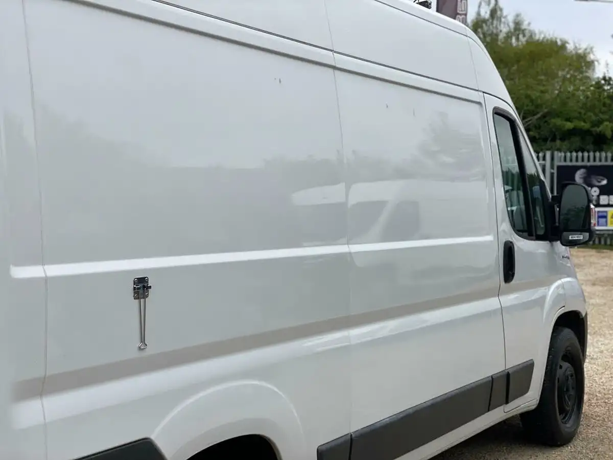 2017-fiat-ducato-20td-35-lh2-panel-big-23
