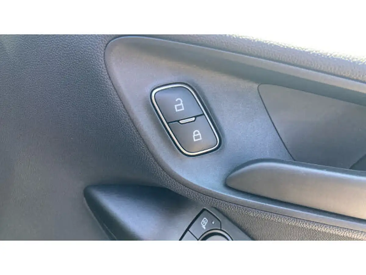 2022-ford-fiesta-10t-trend-100ps-5d-big-21