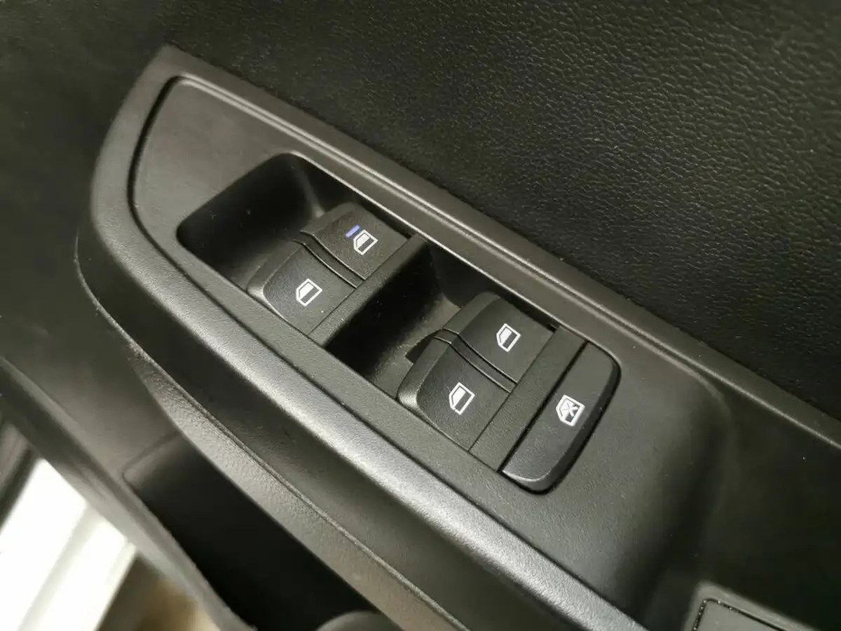 2023-mg-mg3-15-vti-tech-exclusive-nav-big-12