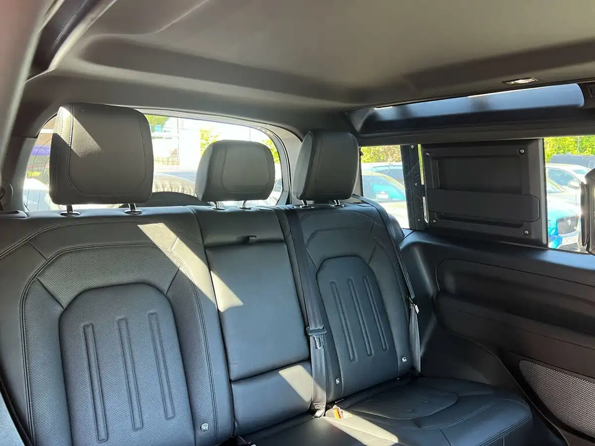 2021-land-rover-90-defender-30-d250-se-big-25