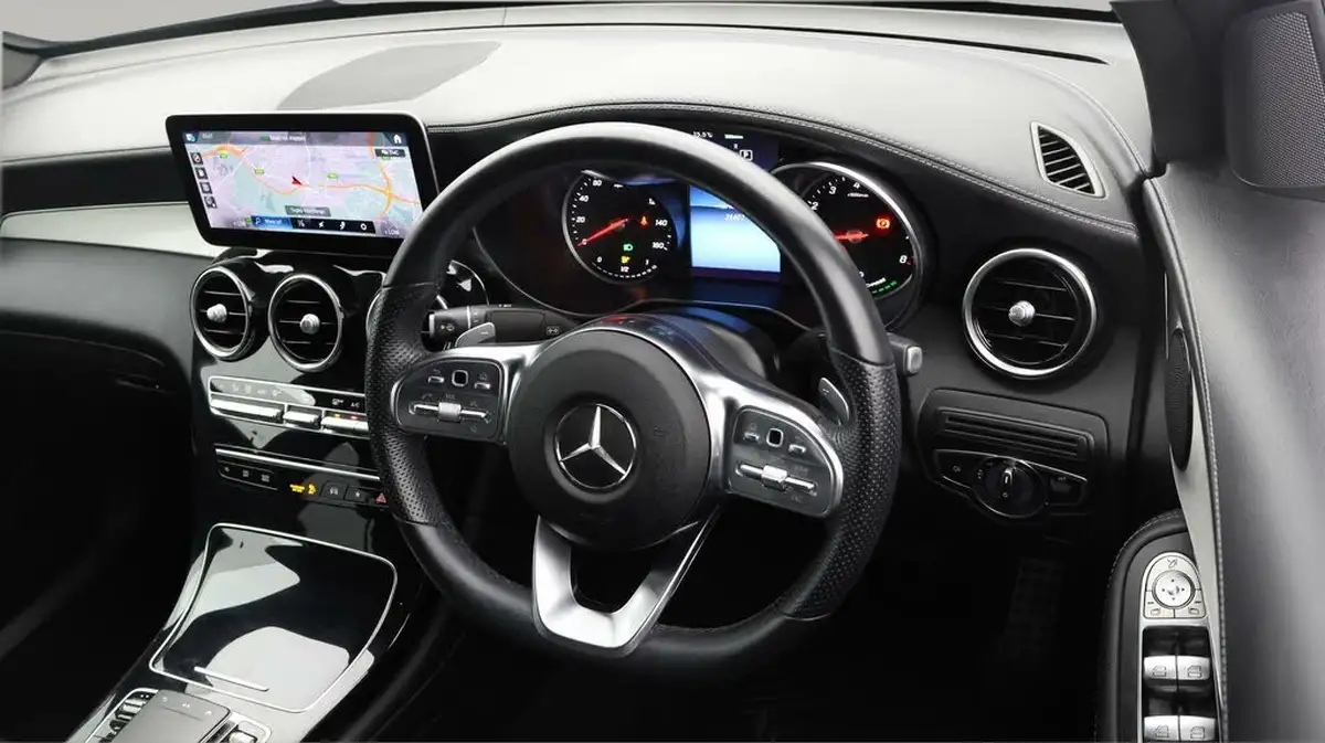 2021-mercedes-benz-glc-class-20-glc300-amg-line-258ps-coupe-4d-big-8